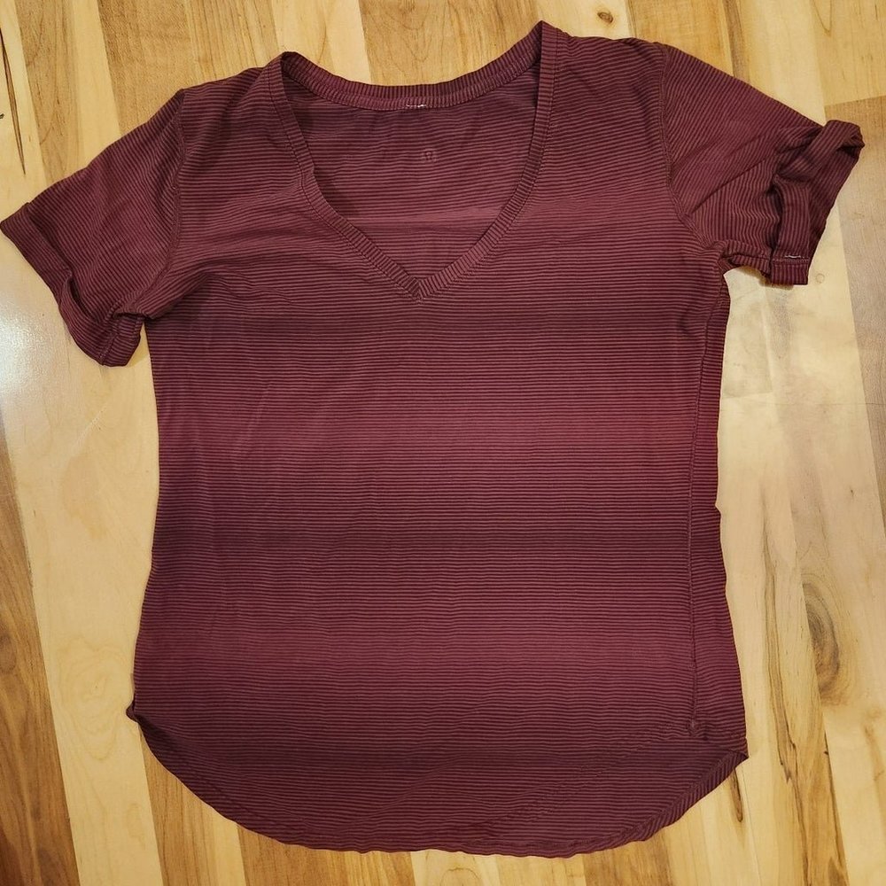 Lululemon v neck shirt size 6 striped red